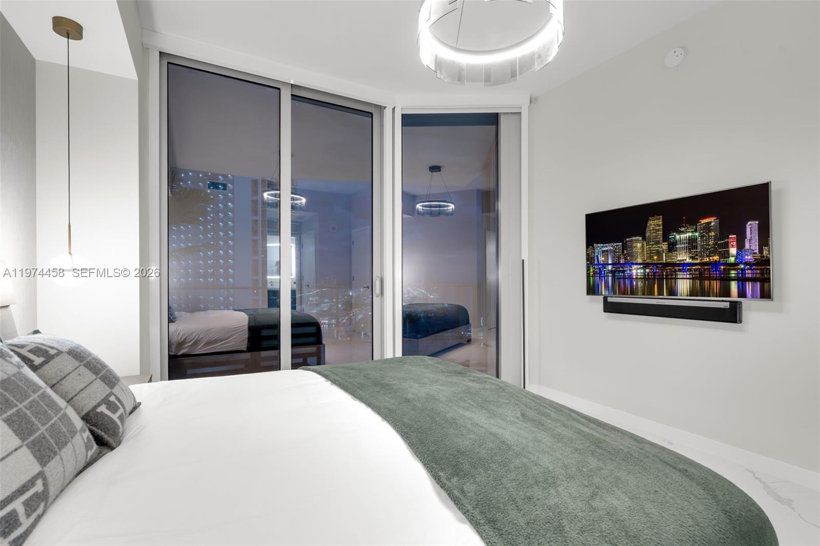 851 NE 1st Ave #4009 + Cabana 15, Miami FL 33132