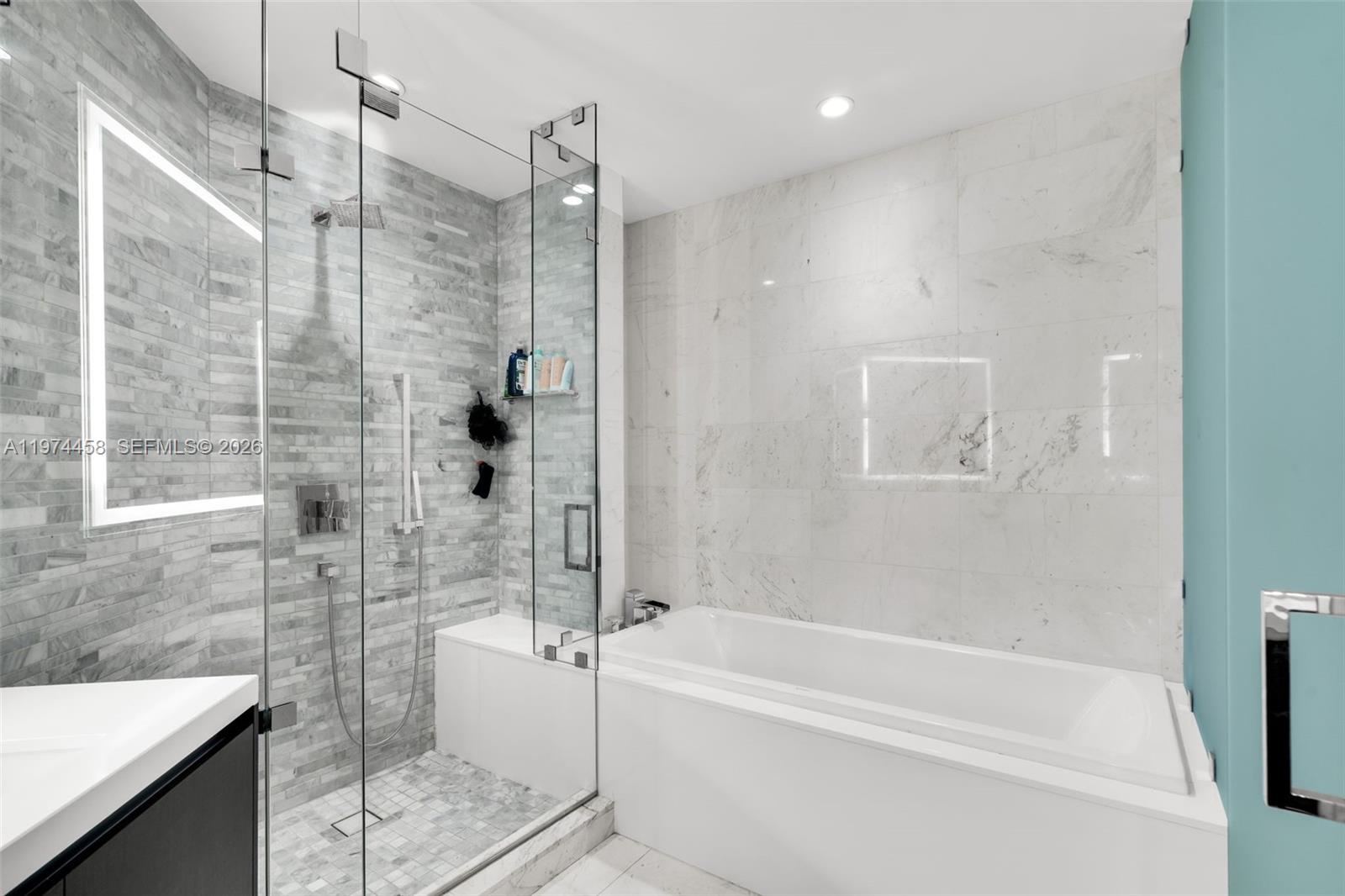851 NE 1st Ave #4009 + Cabana 15, Miami FL 33132