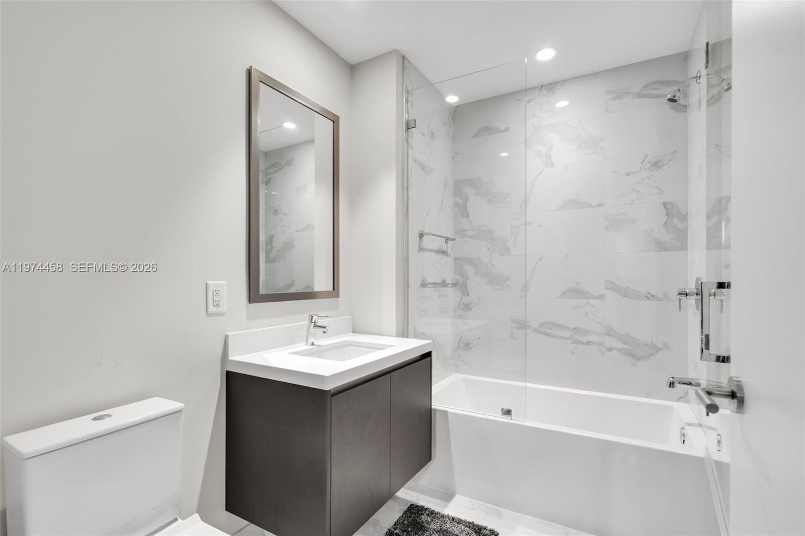 851 NE 1st Ave #4009 + Cabana 15, Miami FL 33132