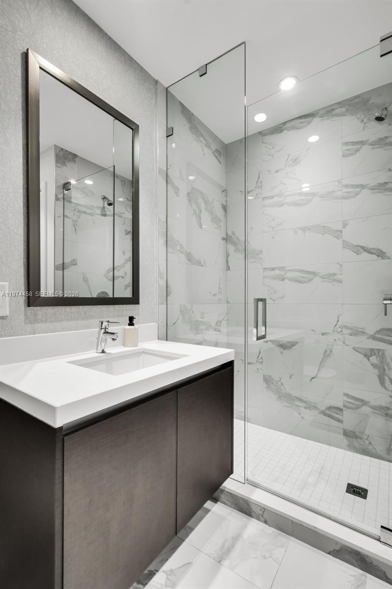 851 NE 1st Ave #4009 + Cabana 15, Miami FL 33132