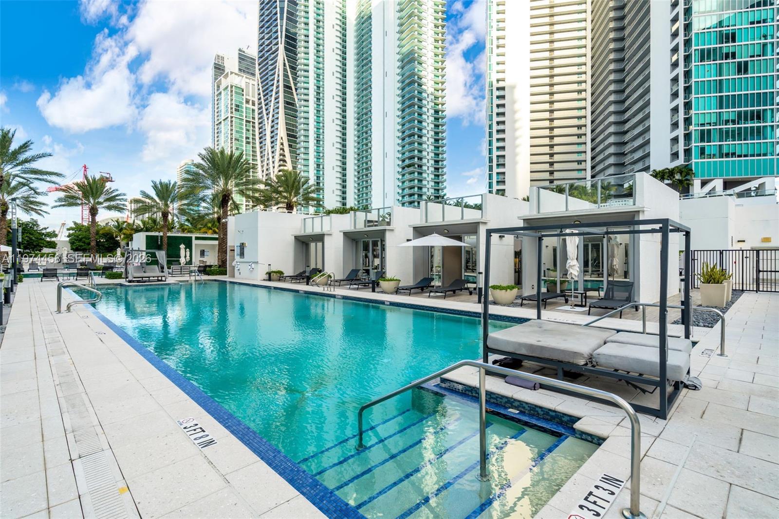851 NE 1st Ave #4009 + Cabana 15, Miami FL 33132