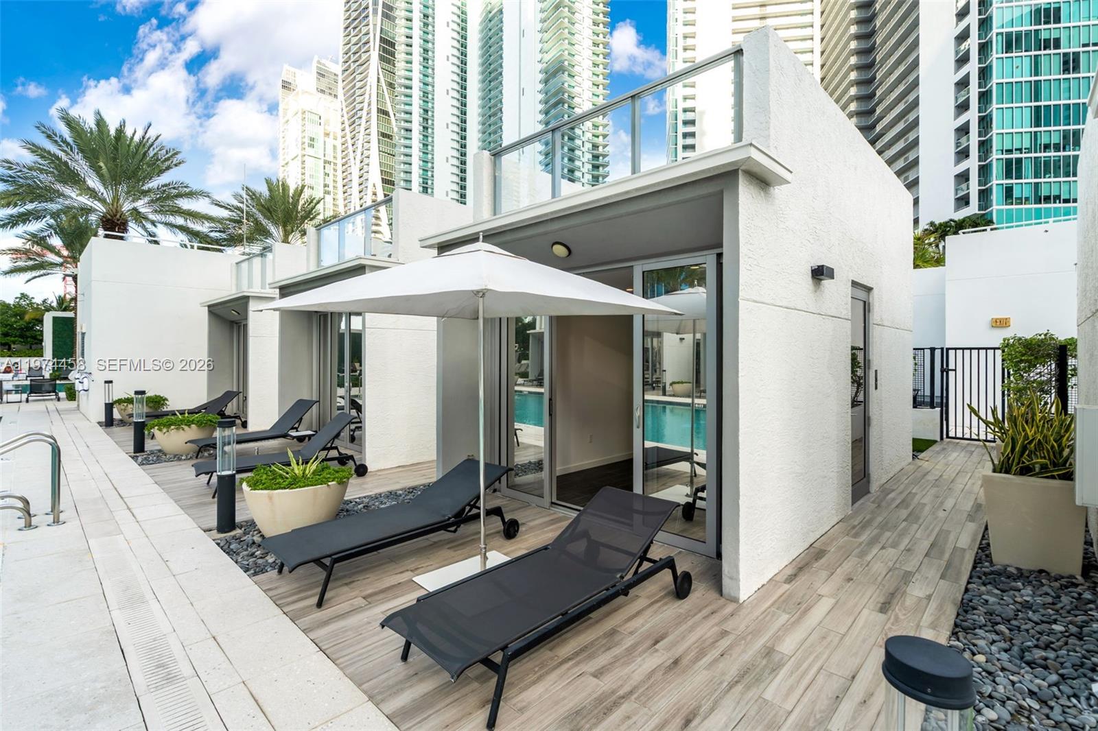 851 NE 1st Ave #4009 + Cabana 15, Miami FL 33132