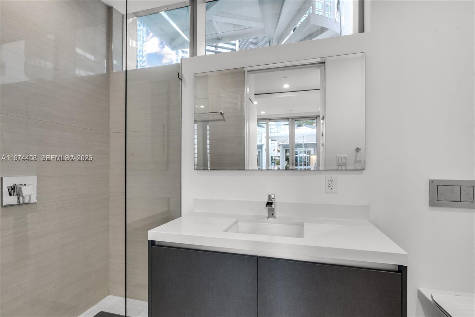 851 NE 1st Ave #4009 + Cabana 15, Miami FL 33132