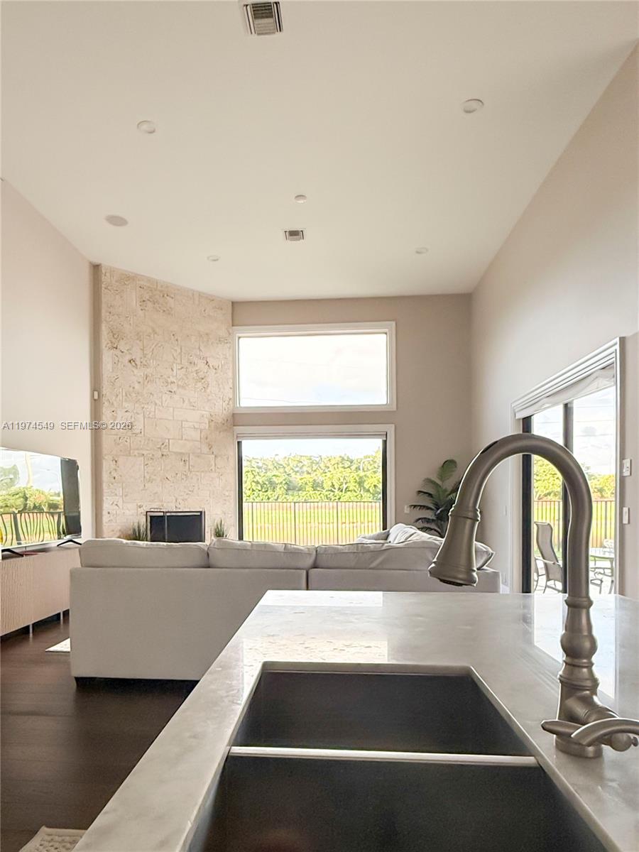 400 Alexandra Cir #0, Weston FL 33326
