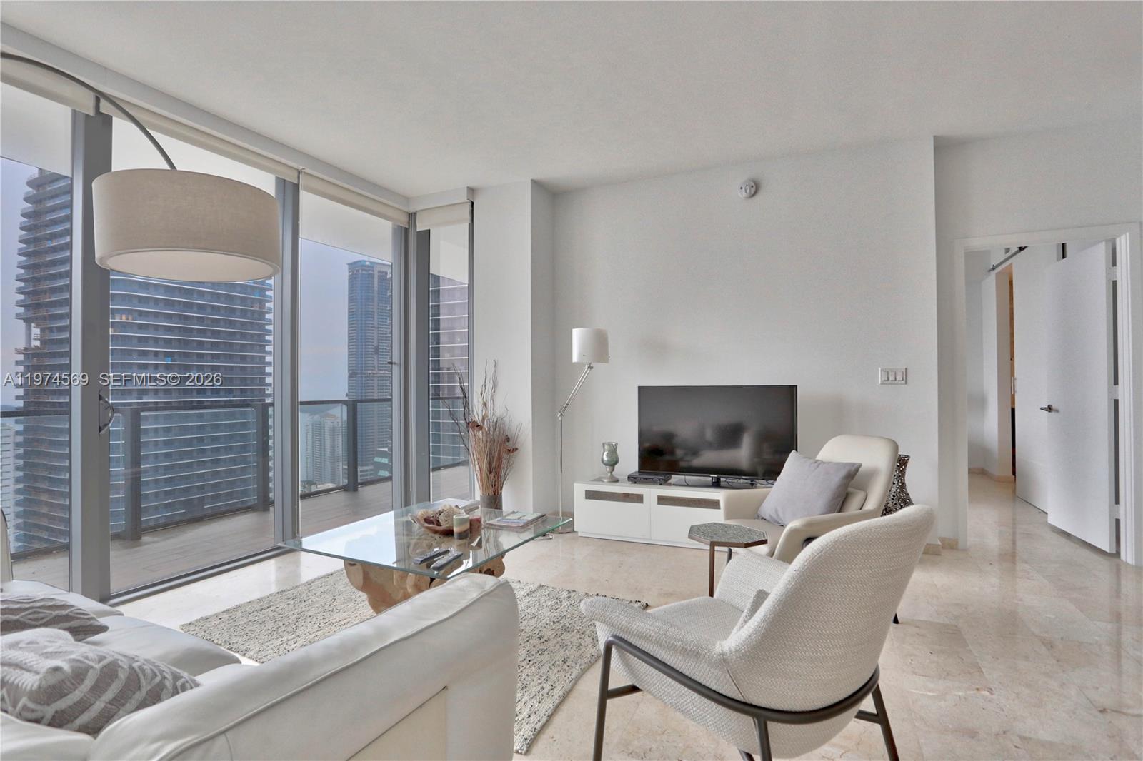 88 SW 7th St #3805, Miami FL 33130