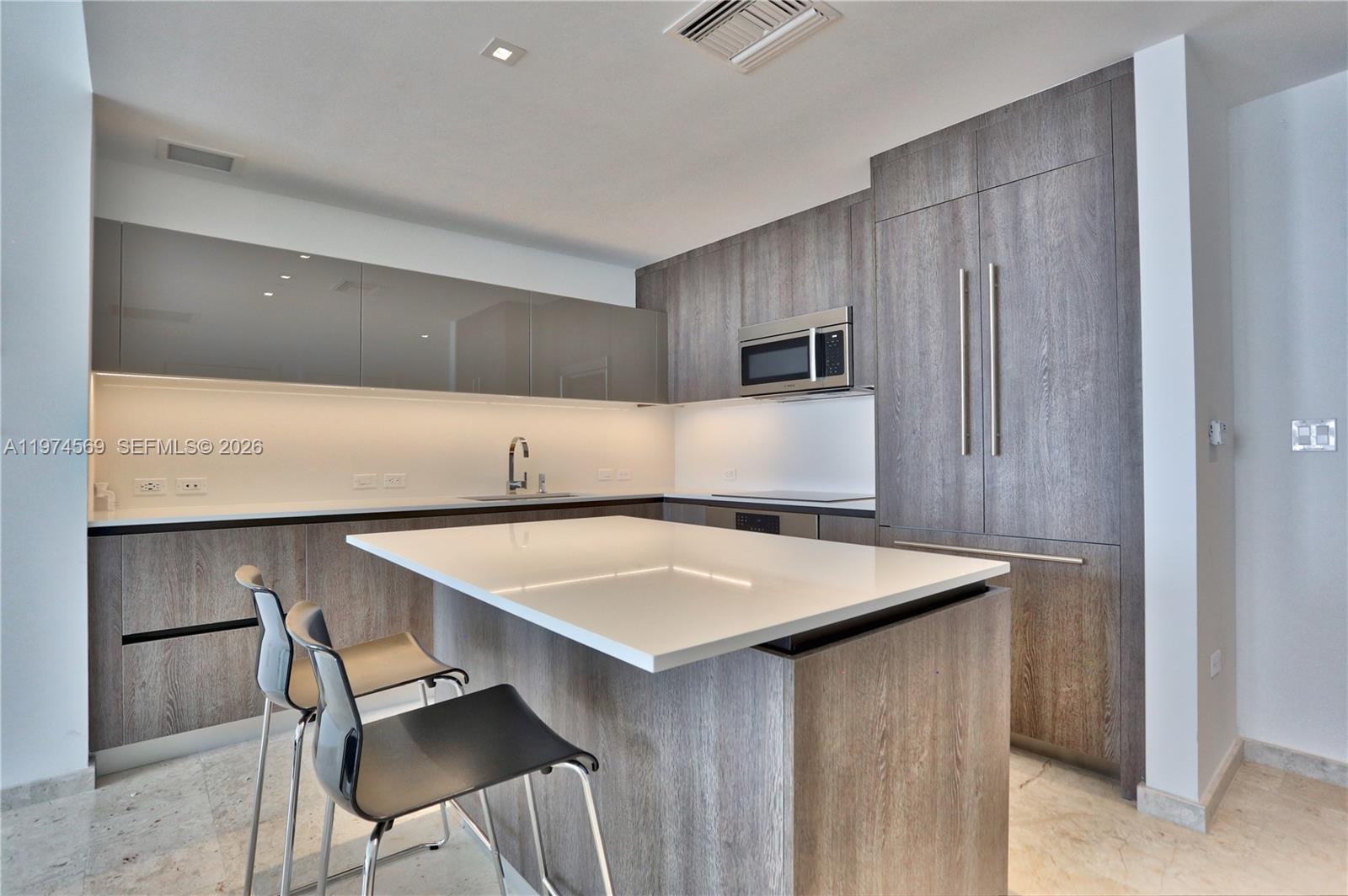 88 SW 7th St #3805, Miami FL 33130