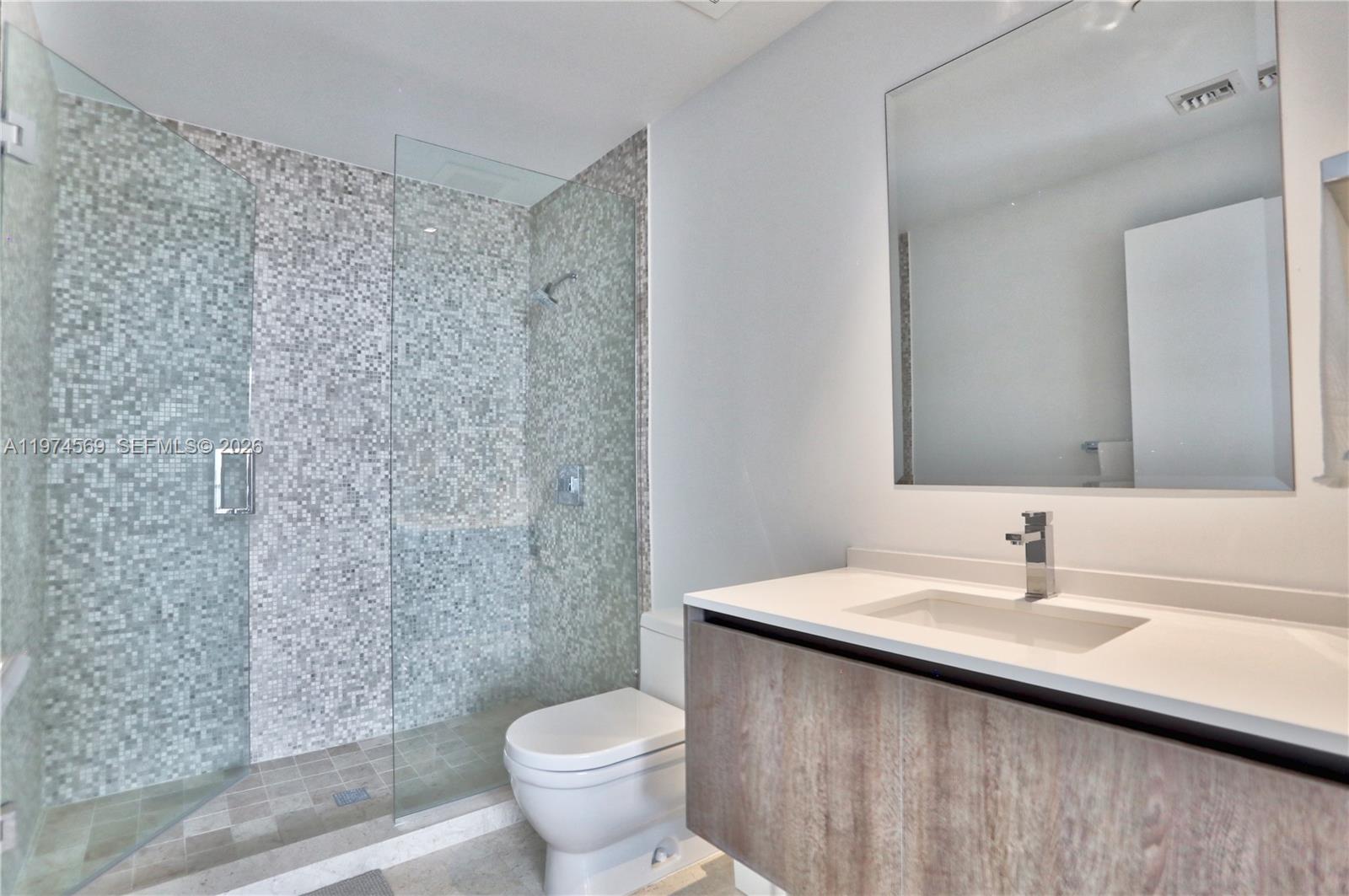 88 SW 7th St #3805, Miami FL 33130