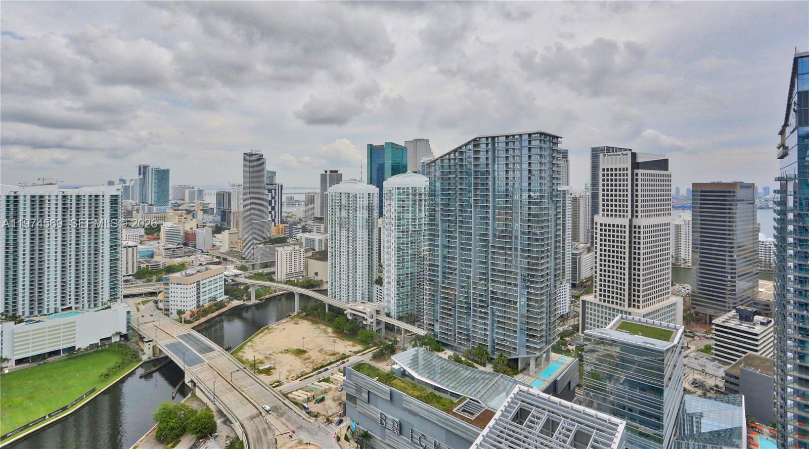 88 SW 7th St #3805, Miami FL 33130