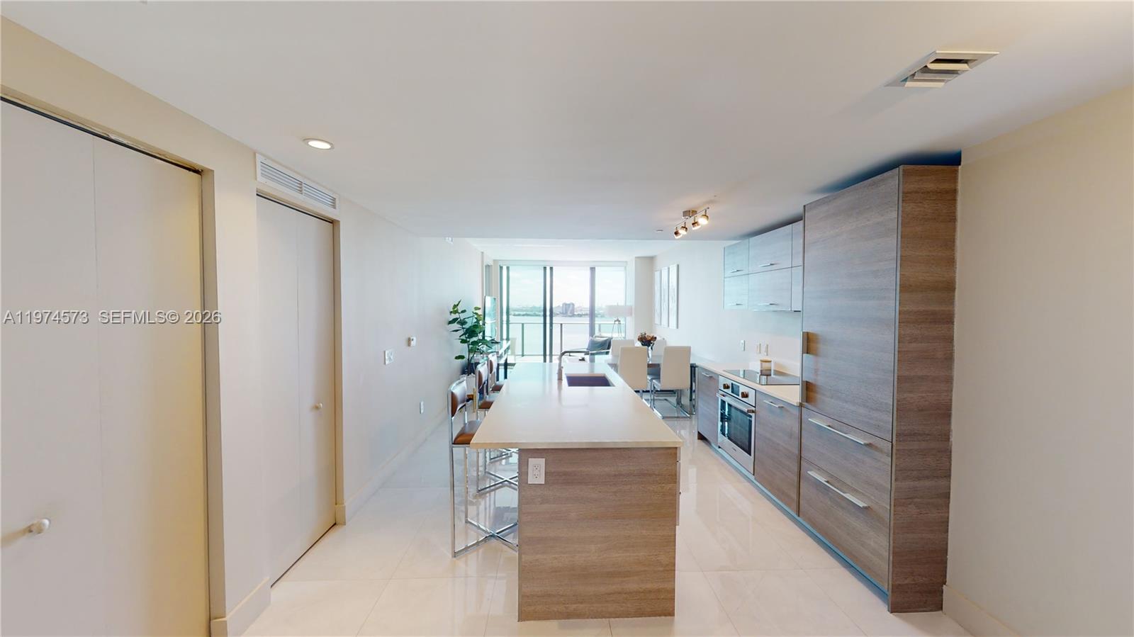 650 NE 32nd St #2005, Miami FL 33137