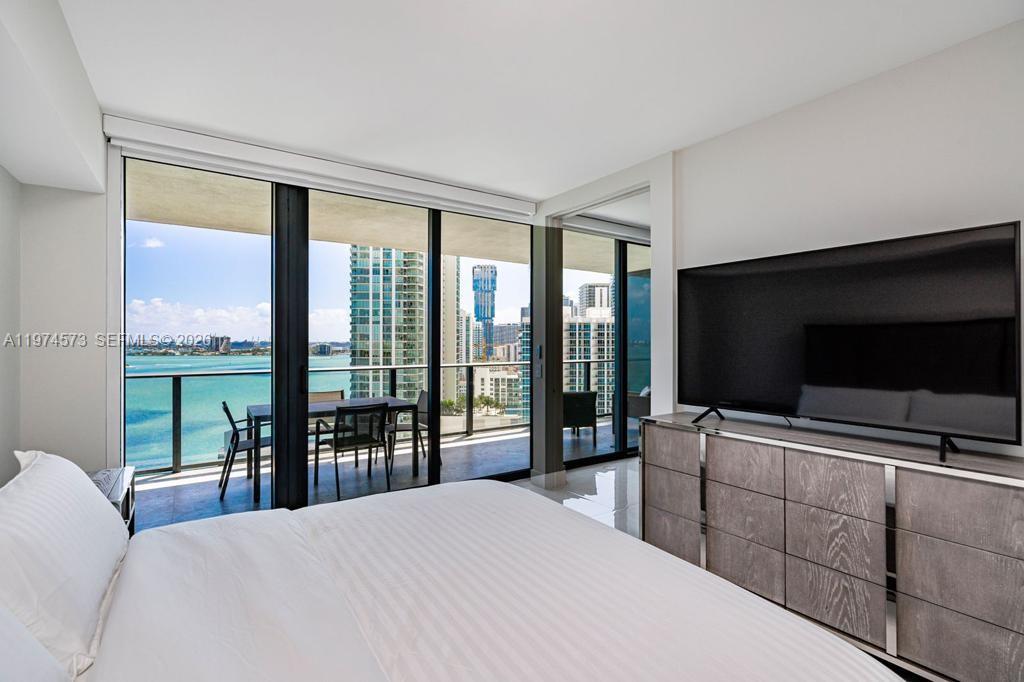650 NE 32nd St #2005, Miami FL 33137