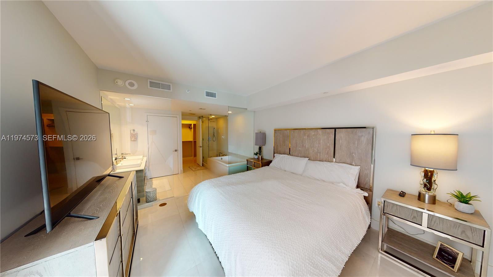 650 NE 32nd St #2005, Miami FL 33137