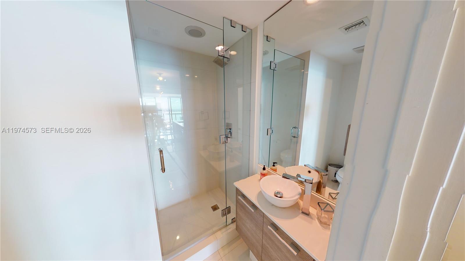 650 NE 32nd St #2005, Miami FL 33137