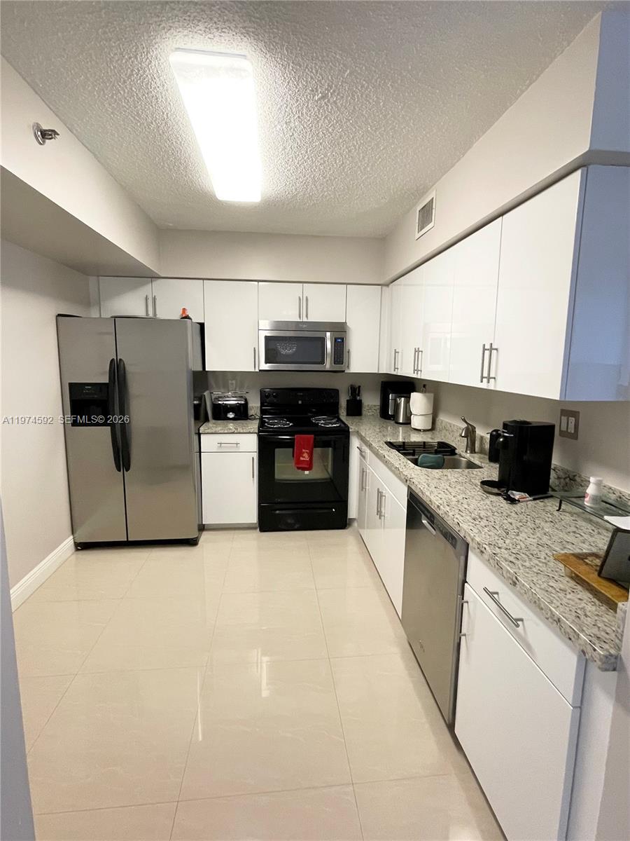 3600 Mystic Pointe Dr #610, Aventura FL 33180