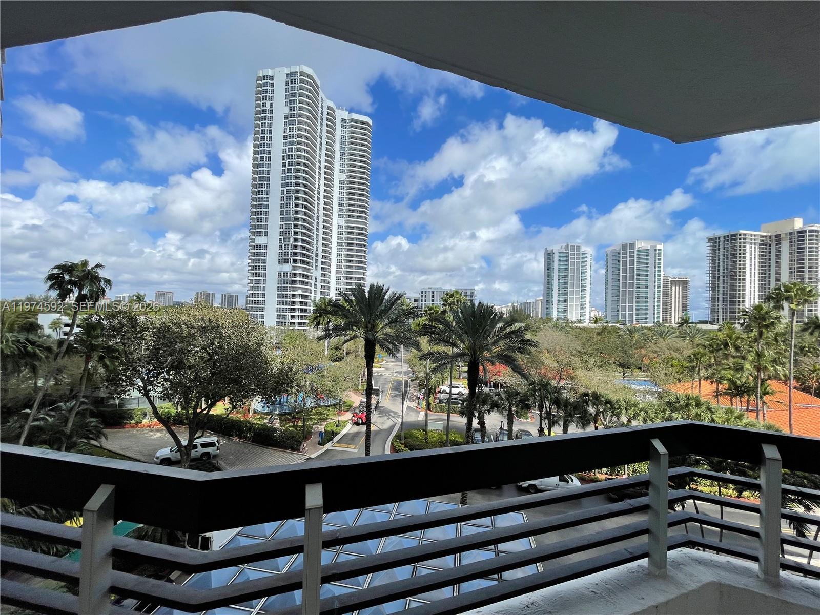 3600 Mystic Pointe Dr #610, Aventura FL 33180