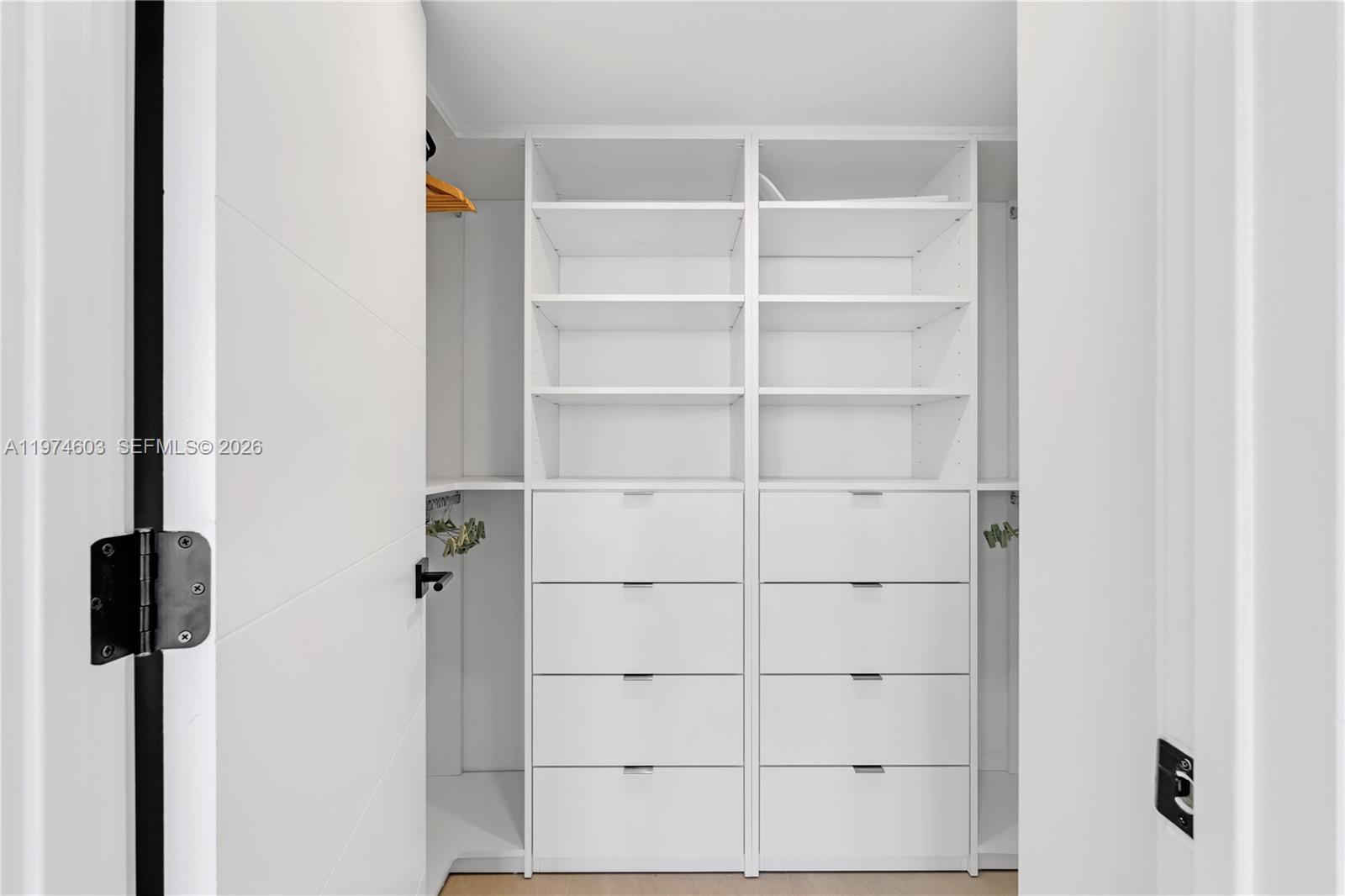 881 Ocean Dr #27D, Key Biscayne FL 33149