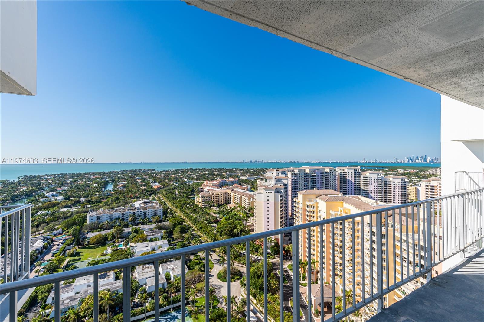 881 Ocean Dr #27D, Key Biscayne FL 33149