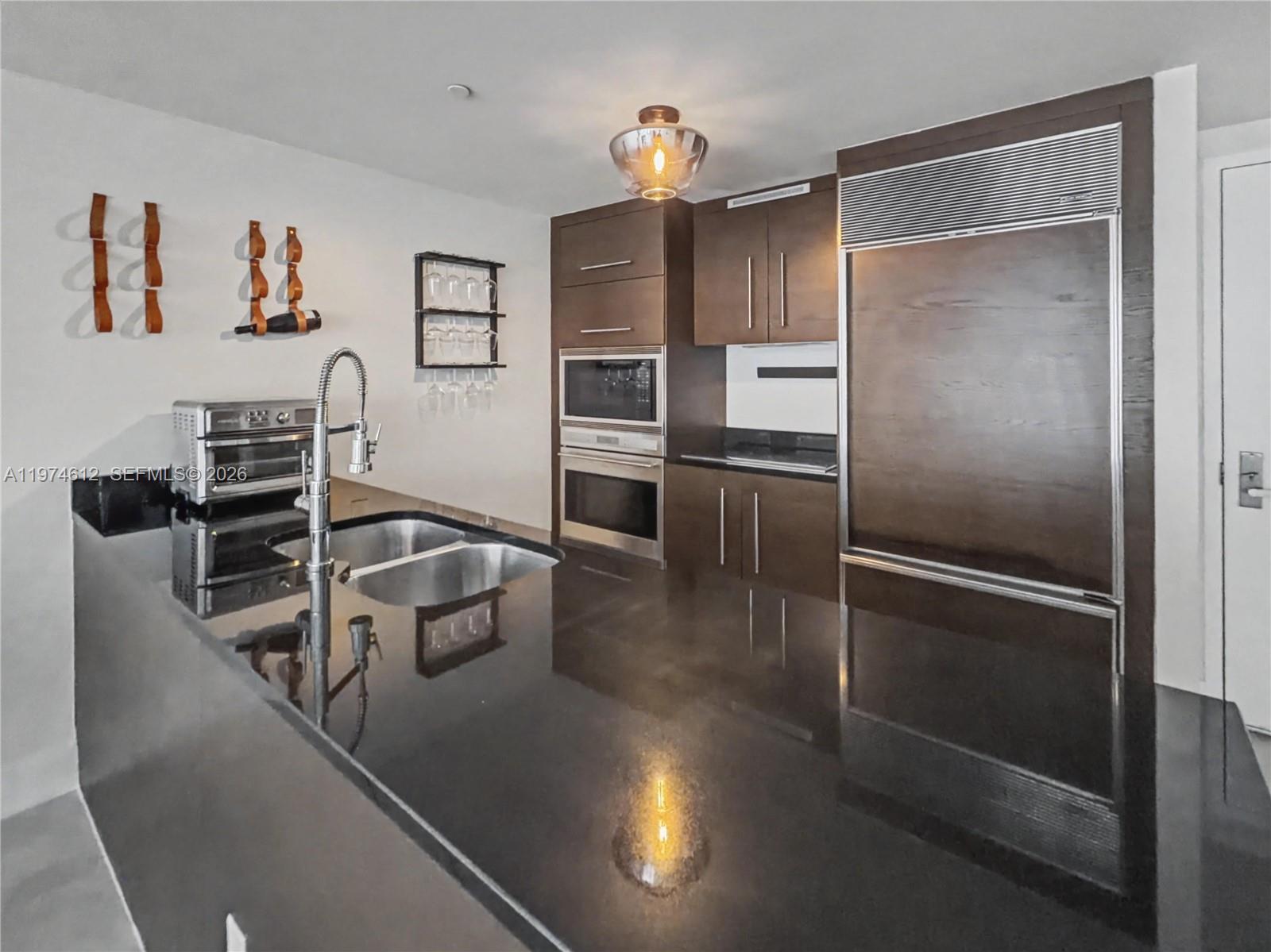 475 Brickell Ave #4611, Miami FL 33131
