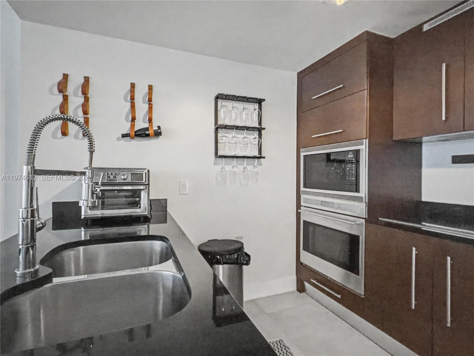 475 Brickell Ave #4611, Miami FL 33131