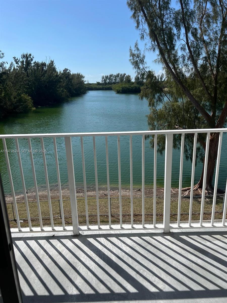 8240 SW 210th St #220, Cutler Bay FL 33189