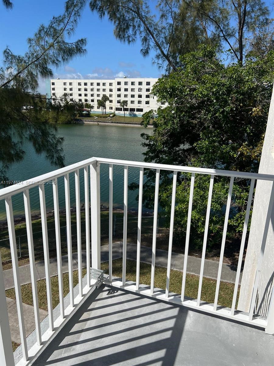 8240 SW 210th St #220, Cutler Bay FL 33189