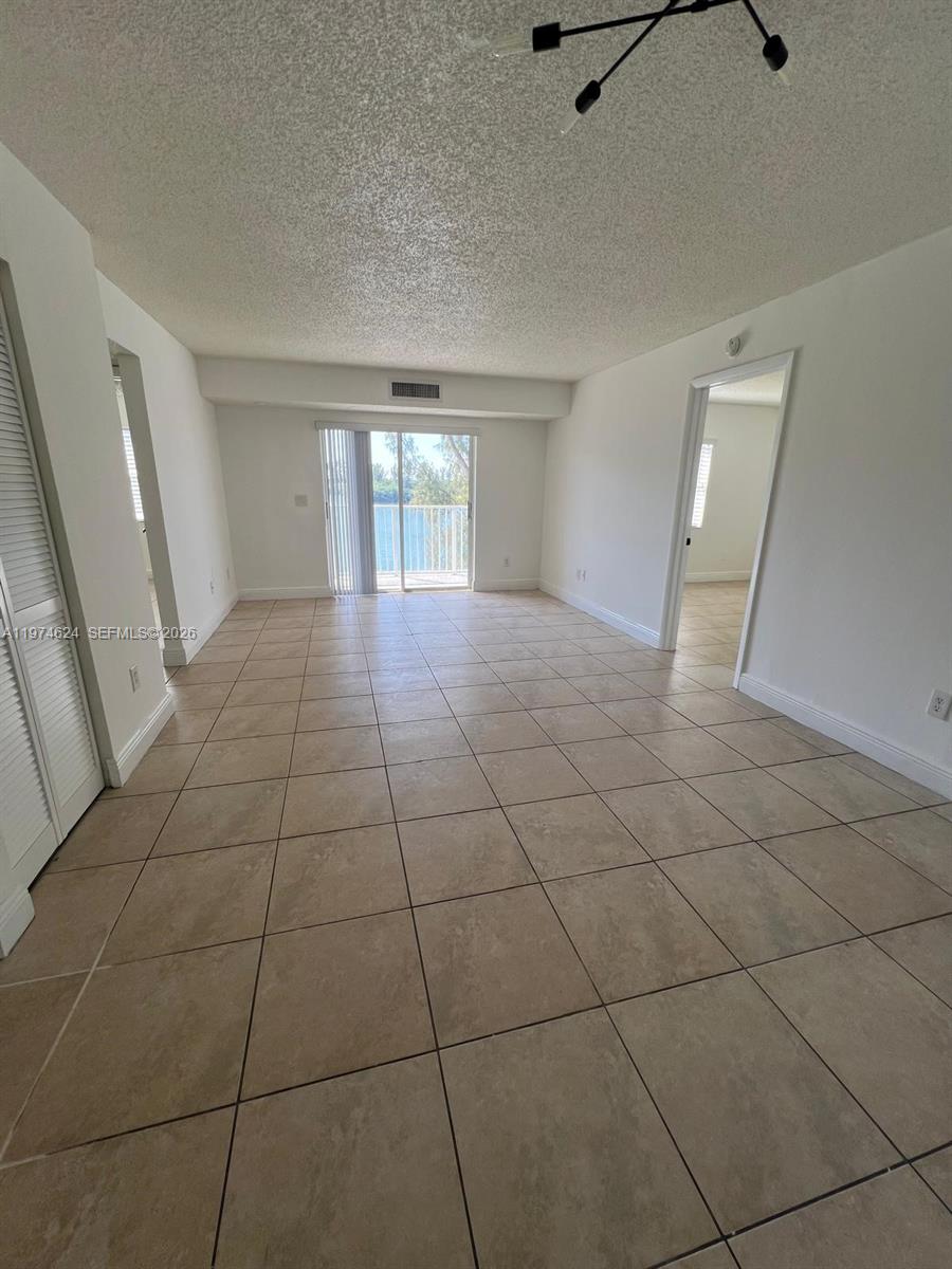 8240 SW 210th St #220, Cutler Bay FL 33189