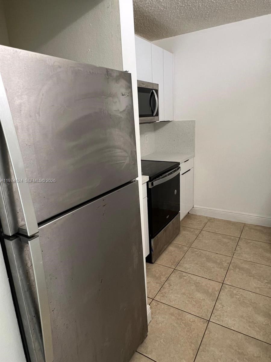 8240 SW 210th St #220, Cutler Bay FL 33189