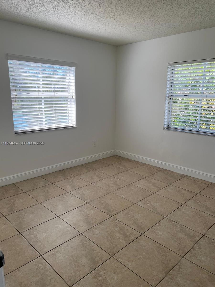 8240 SW 210th St #220, Cutler Bay FL 33189