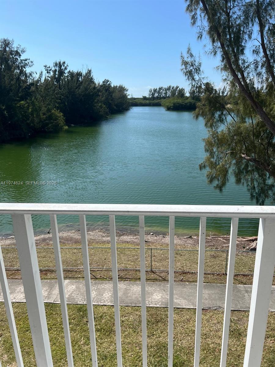 8240 SW 210th St #220, Cutler Bay FL 33189