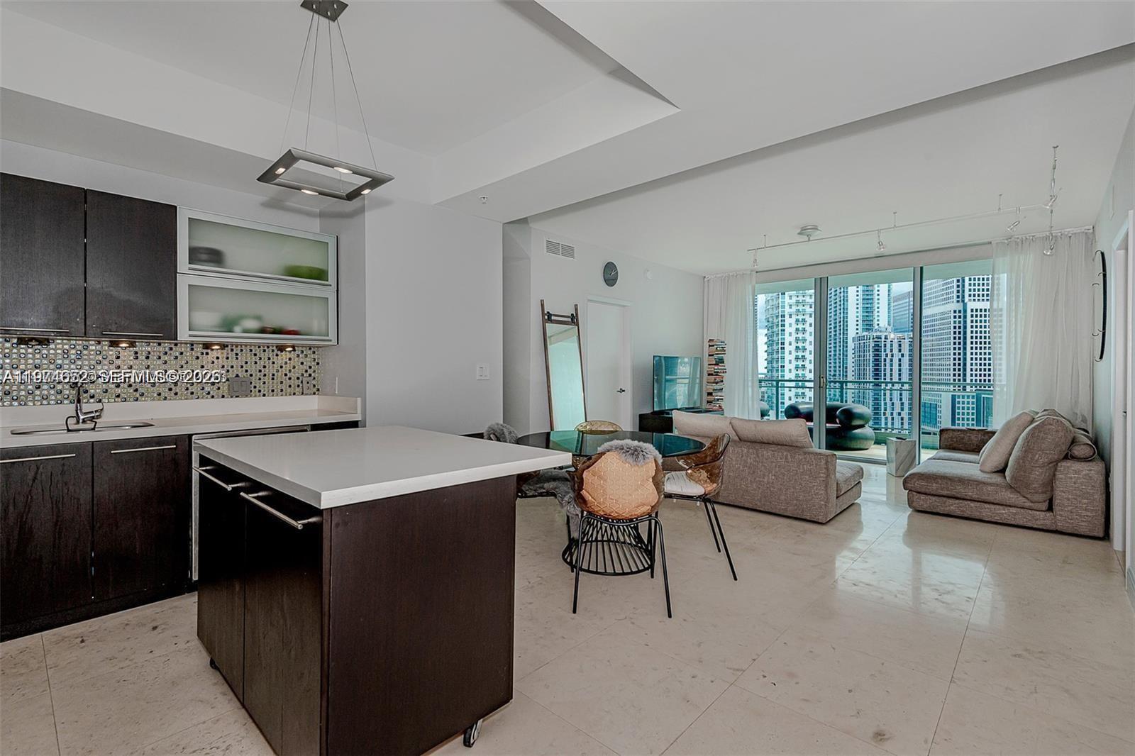 90 SW 3rd St #2002, Miami FL 33130