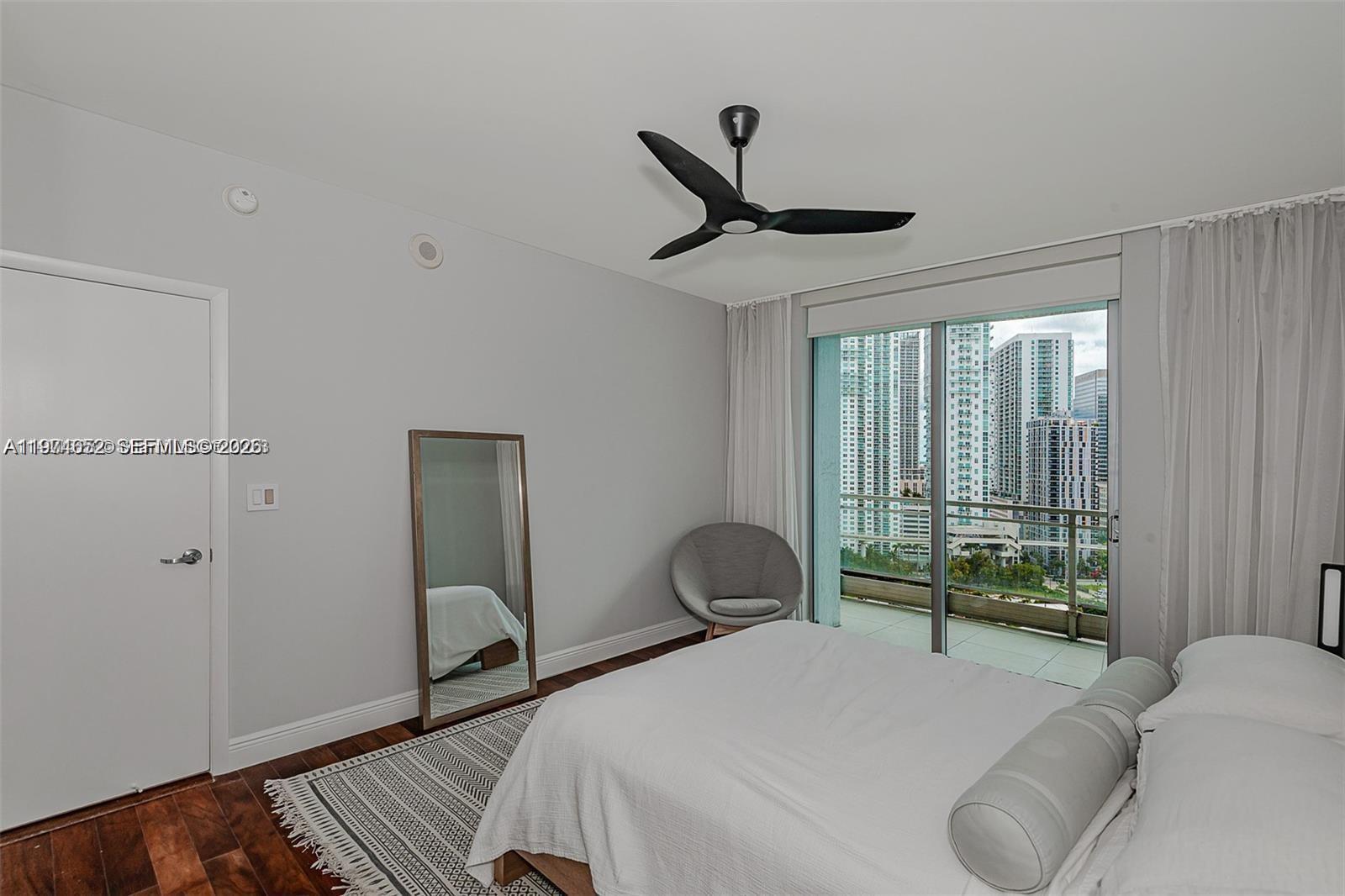 90 SW 3rd St #2002, Miami FL 33130