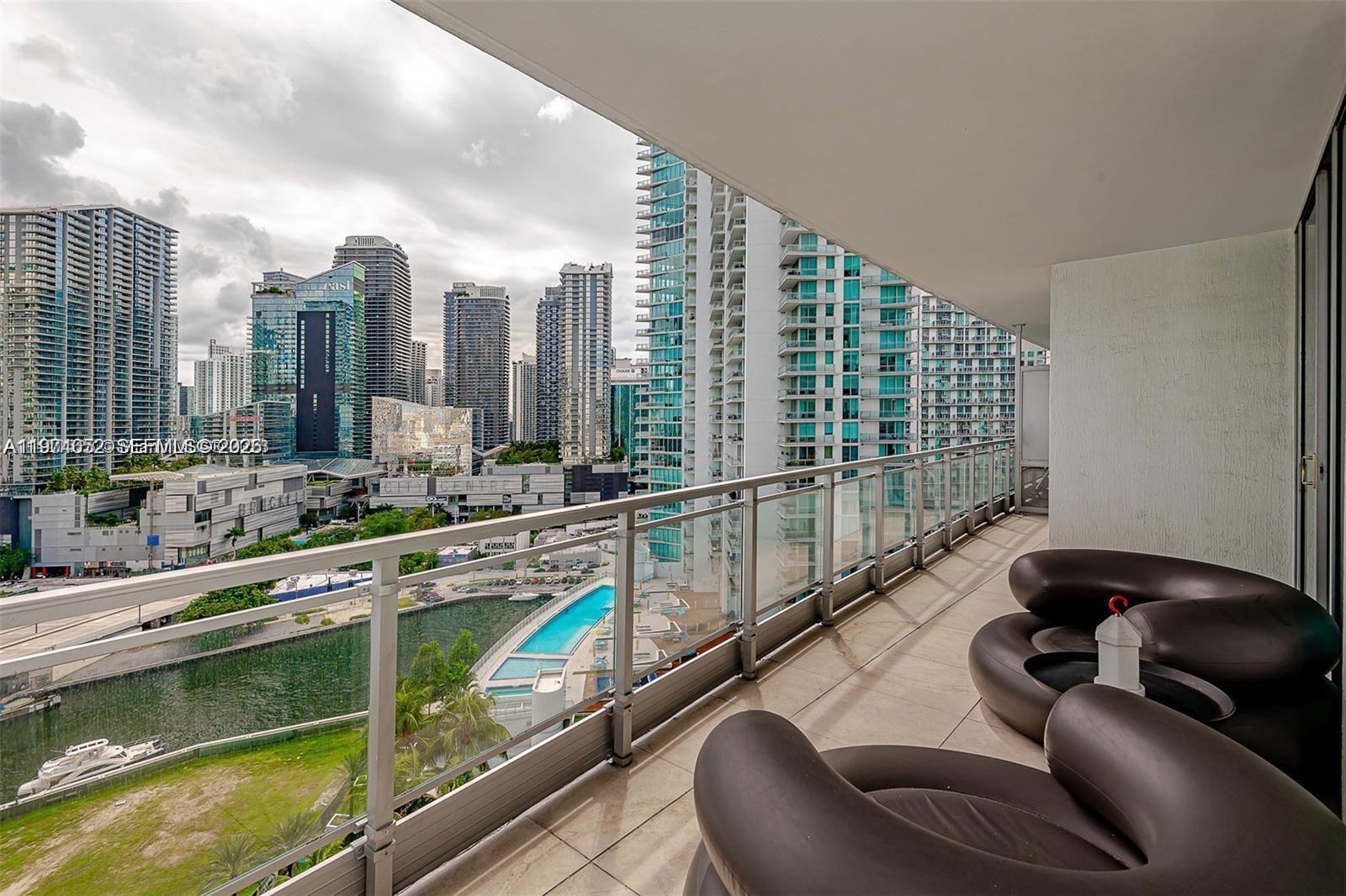 90 SW 3rd St #2002, Miami FL 33130