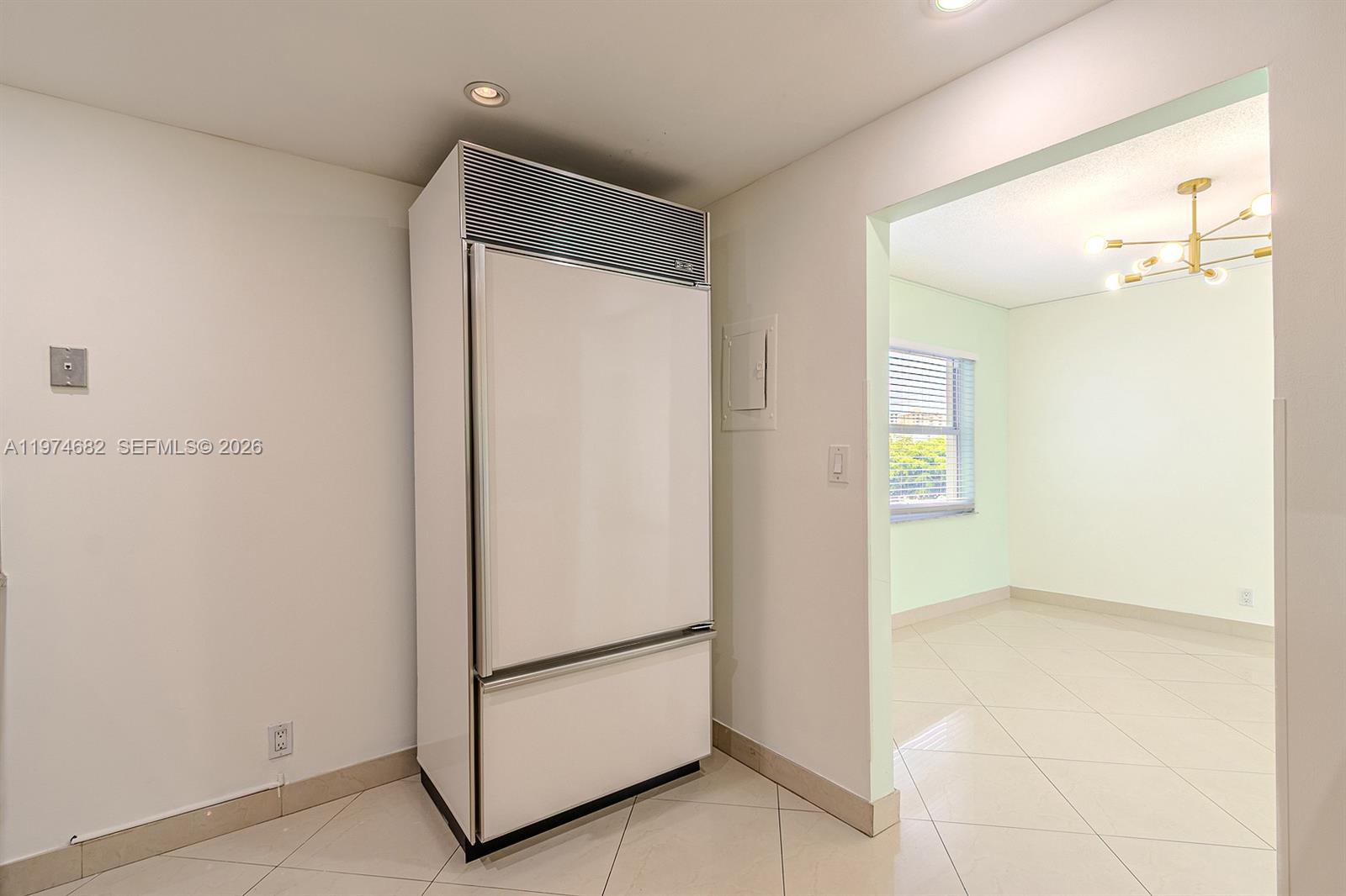 121 Golden Isles Dr #201, Hallandale Beach FL 33009