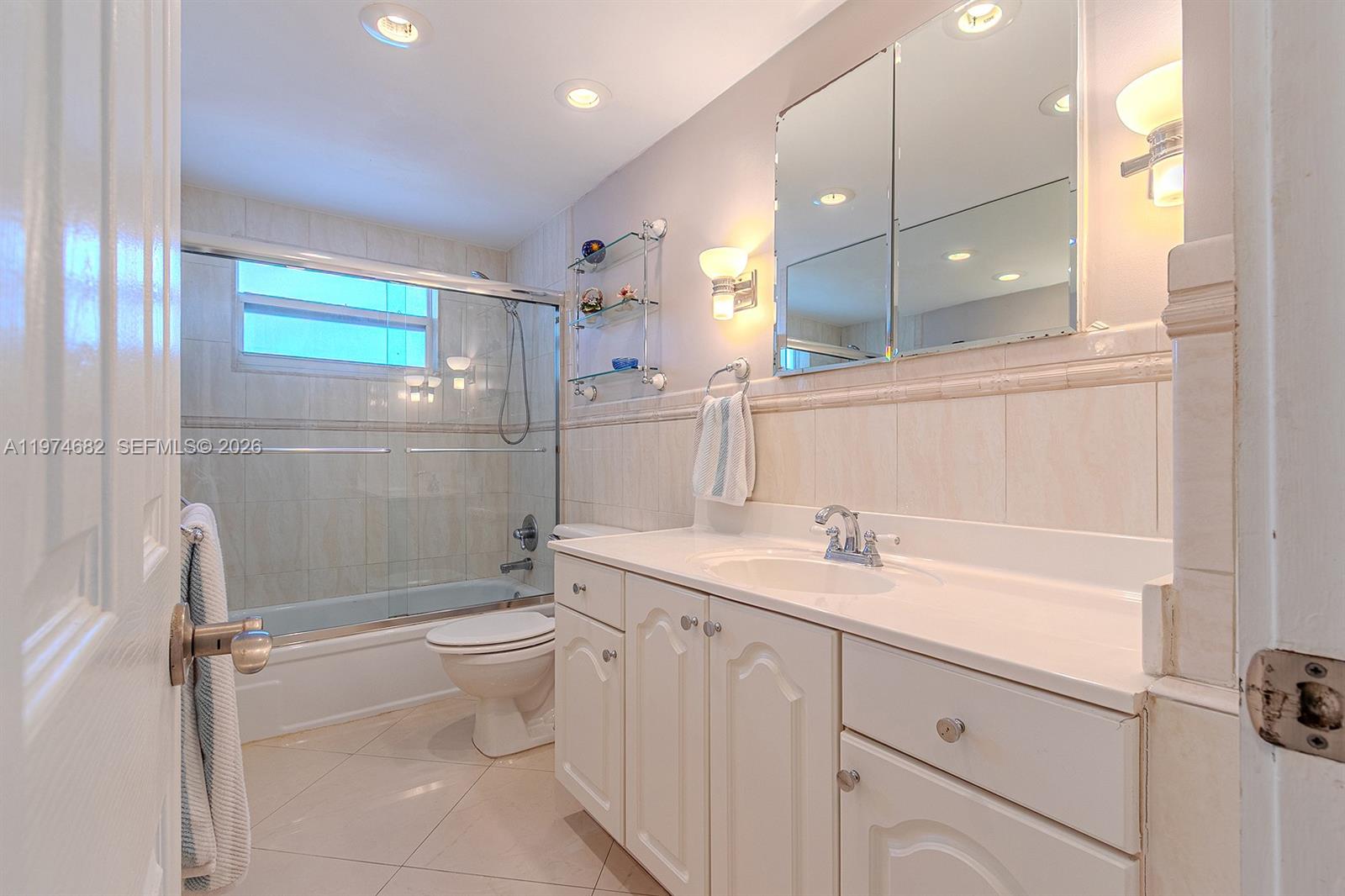 121 Golden Isles Dr #201, Hallandale Beach FL 33009