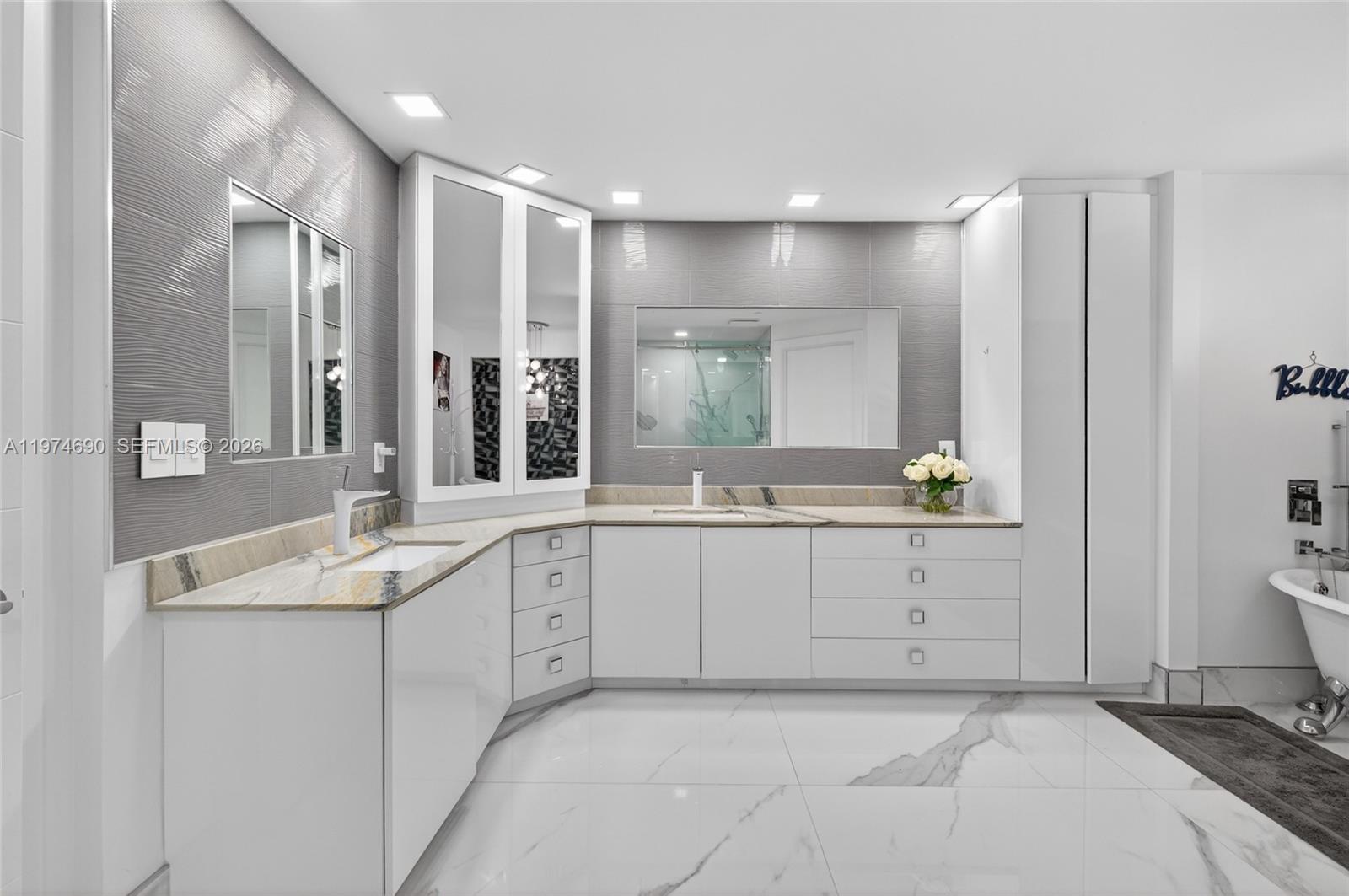 3415 N Ocean Dr #401, Hollywood FL 33019