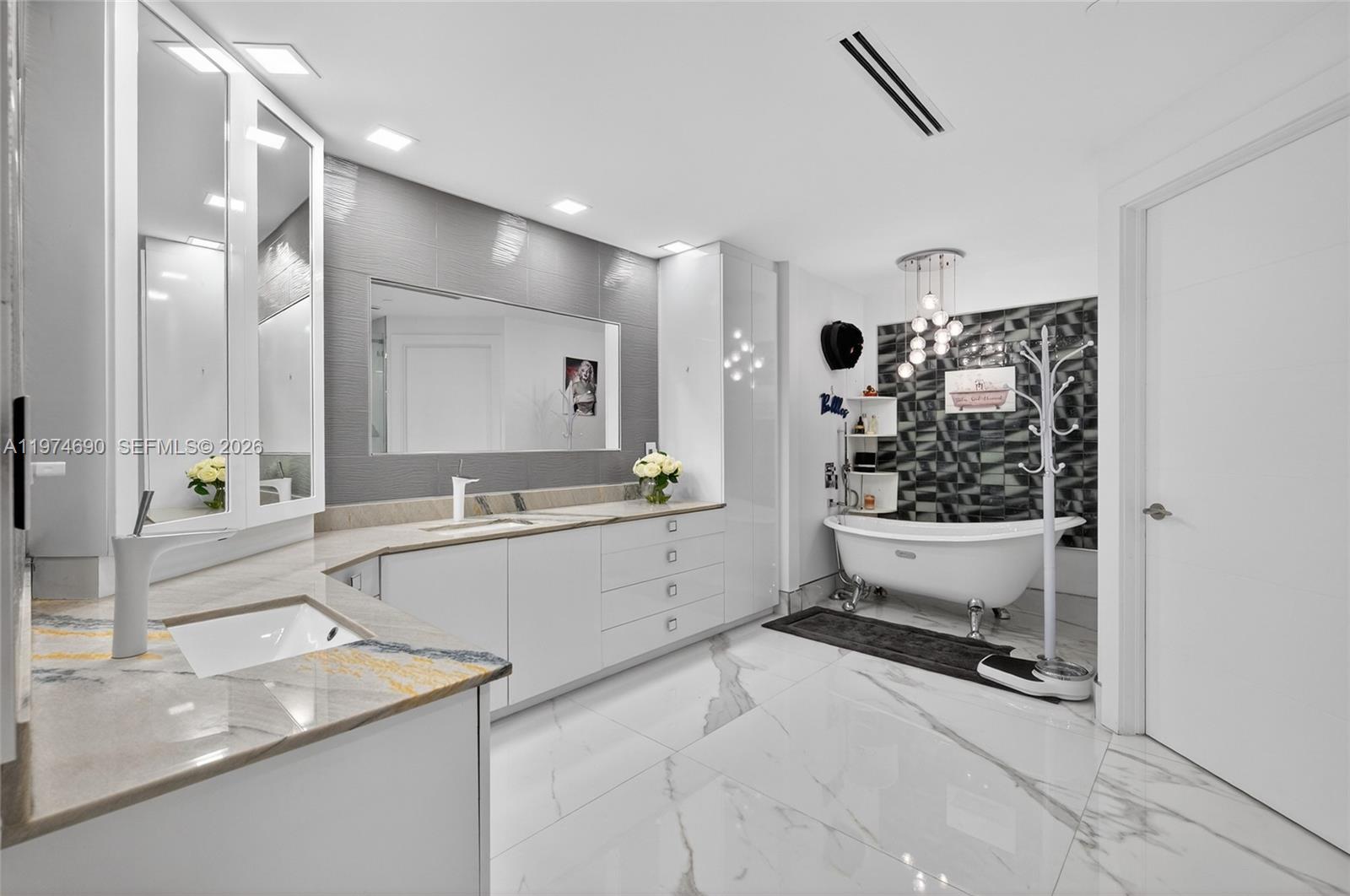 3415 N Ocean Dr #401, Hollywood FL 33019