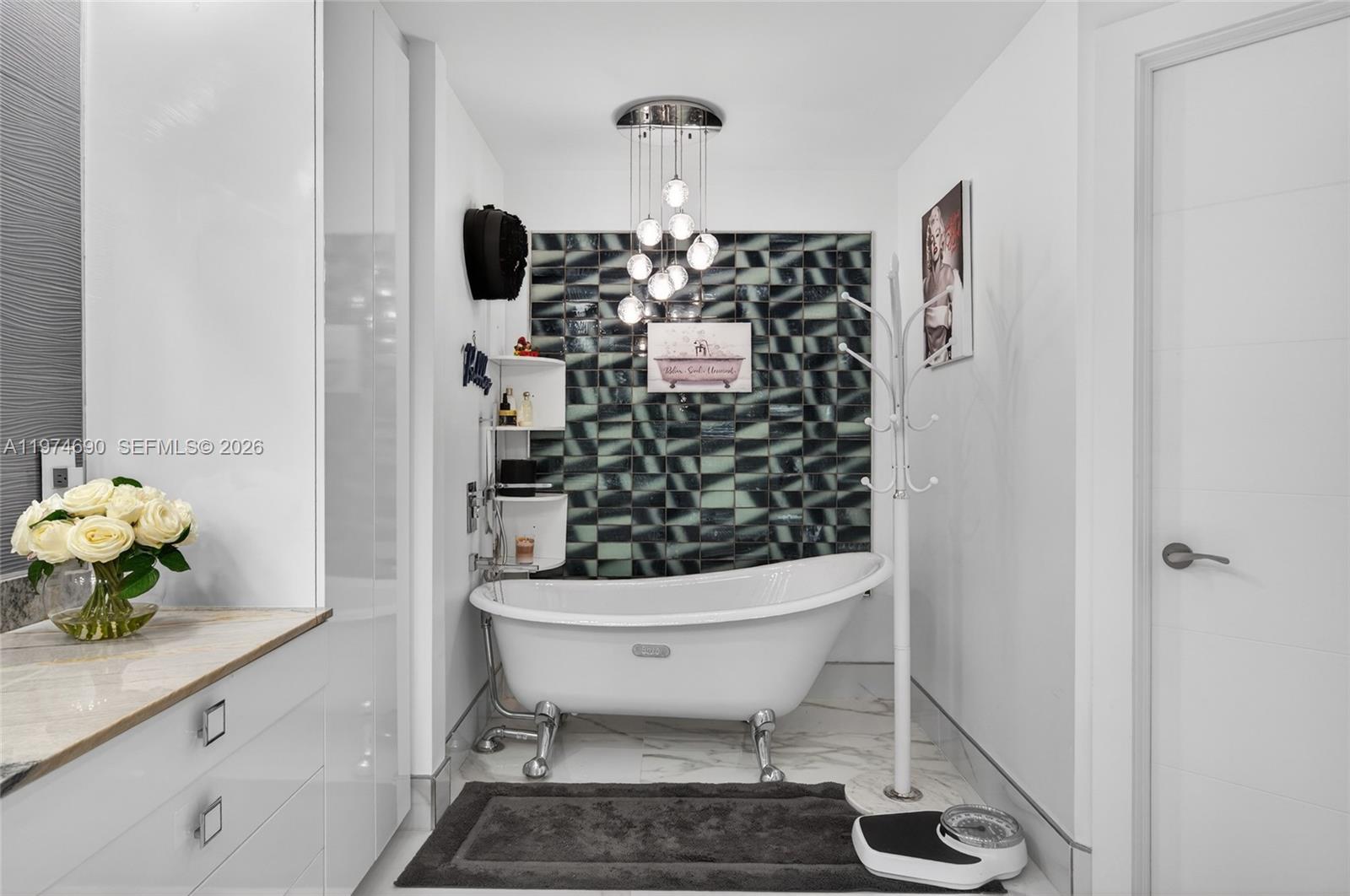 3415 N Ocean Dr #401, Hollywood FL 33019