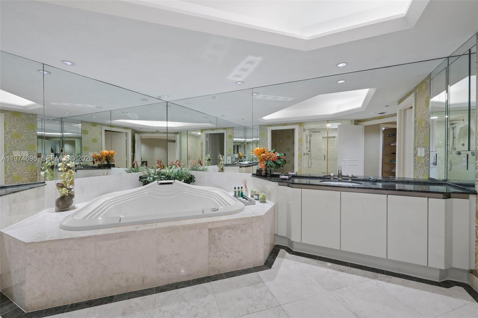 2600 Island Blvd #1006, Aventura FL 33160