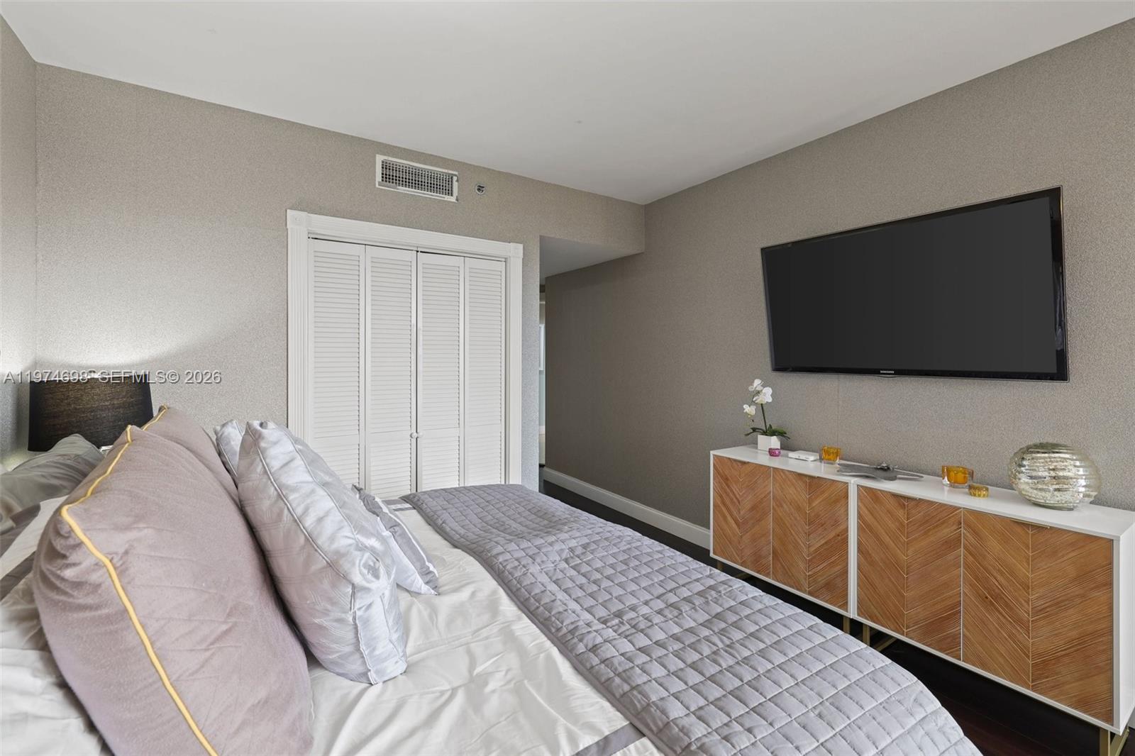 2600 Island Blvd #1006, Aventura FL 33160