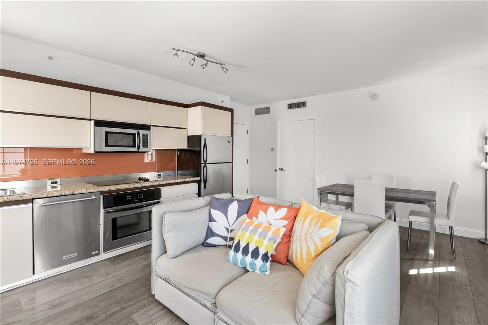 435 21st St #318, Miami Beach FL 33139