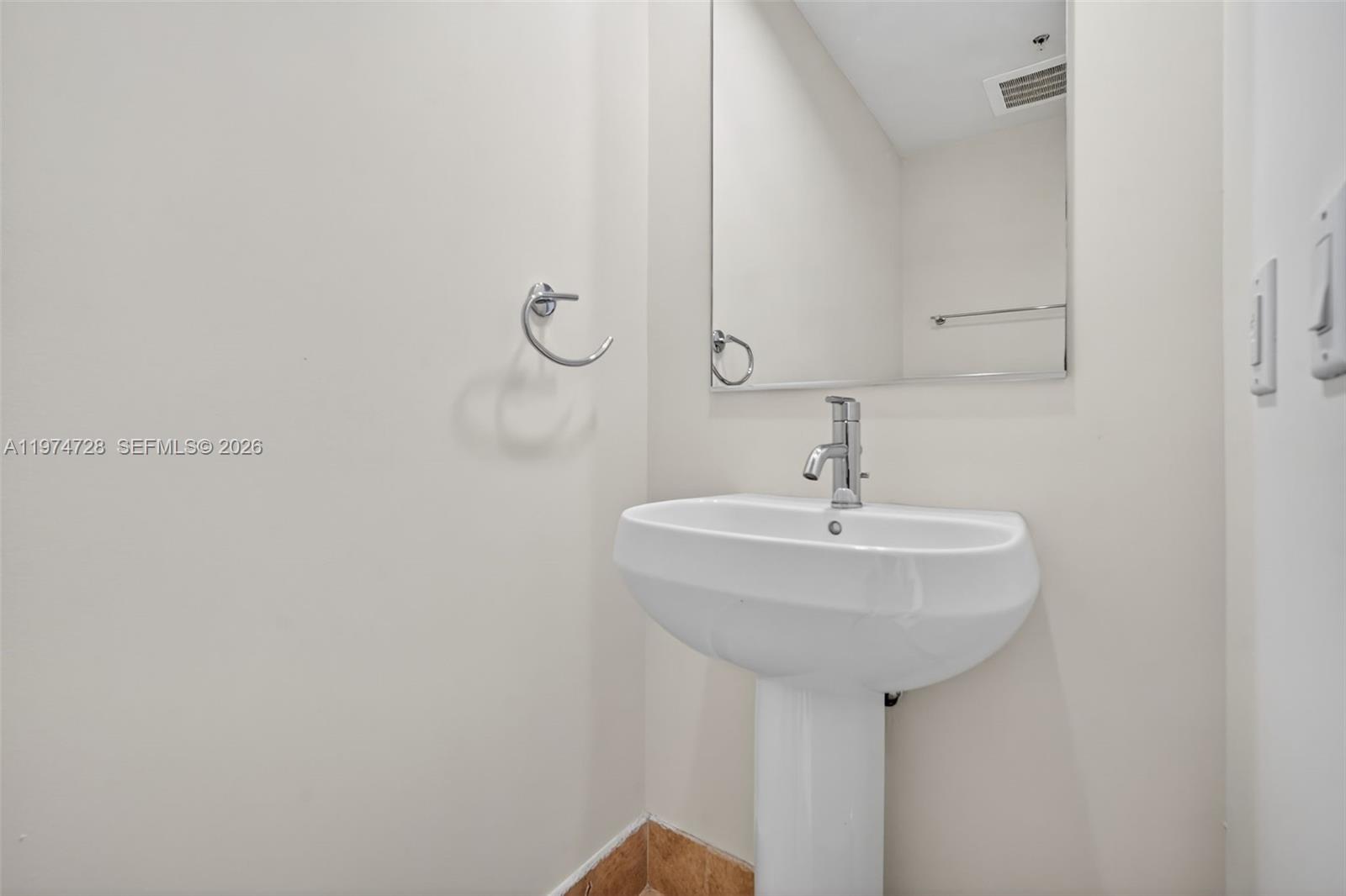 18201 Collins Ave #2008, Sunny Isles Beach FL 33160