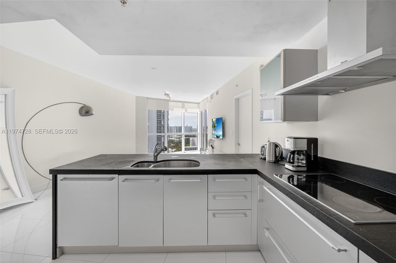 18201 Collins Ave #2008, Sunny Isles Beach FL 33160