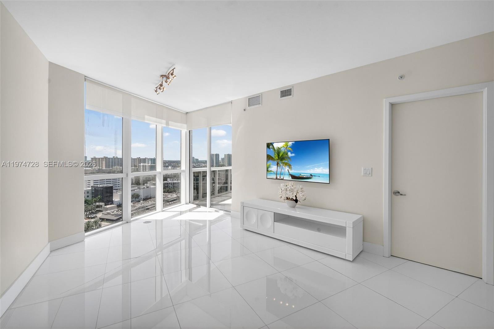 18201 Collins Ave #2008, Sunny Isles Beach FL 33160