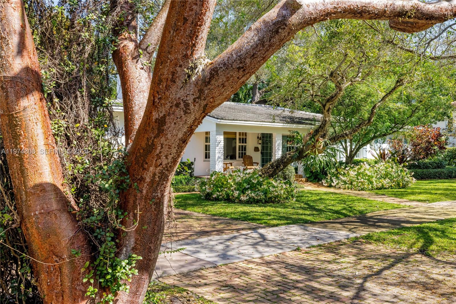 935 Escobar, Coral Gables FL 33134