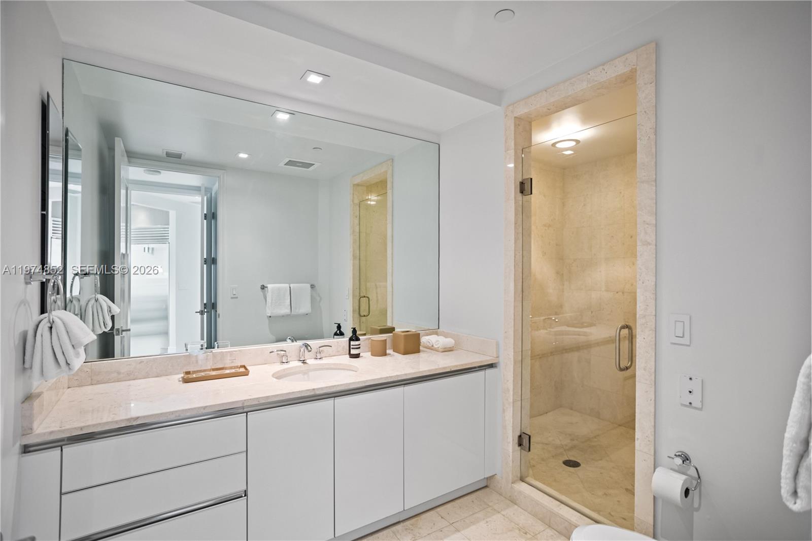 16051 Collins Ave #3202, Sunny Isles Beach FL 33160