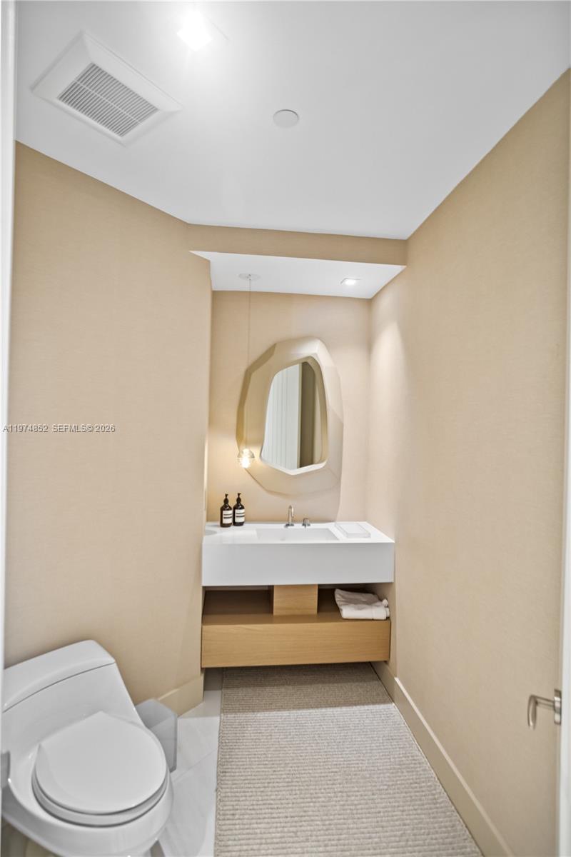 16051 Collins Ave #3202, Sunny Isles Beach FL 33160