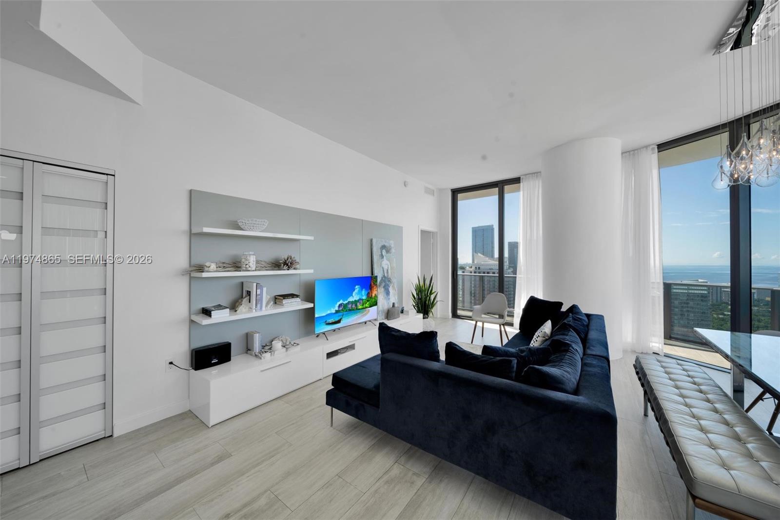 55 SW 9th St #4406, Miami FL 33130