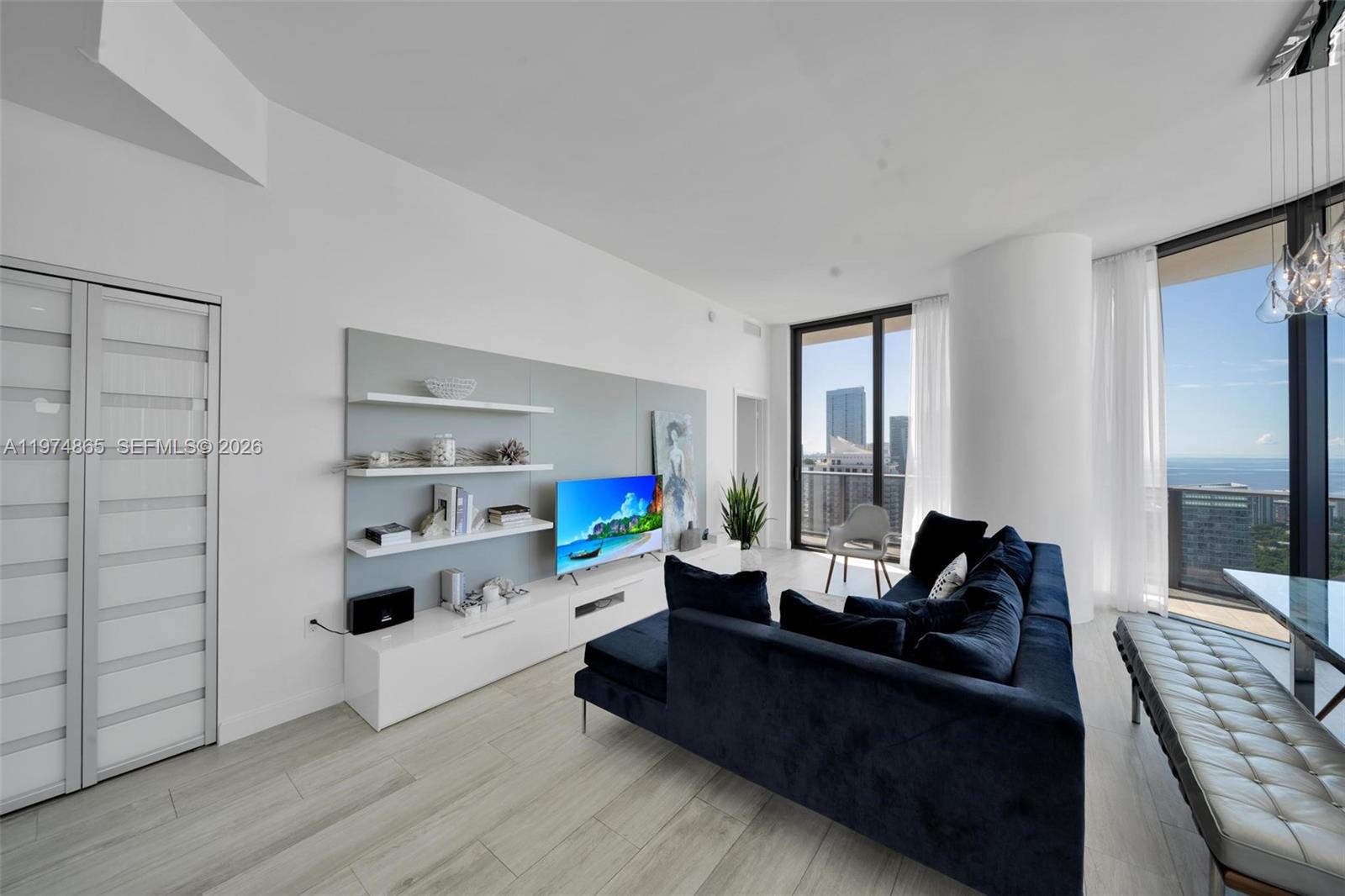55 SW 9th St #4406, Miami FL 33130