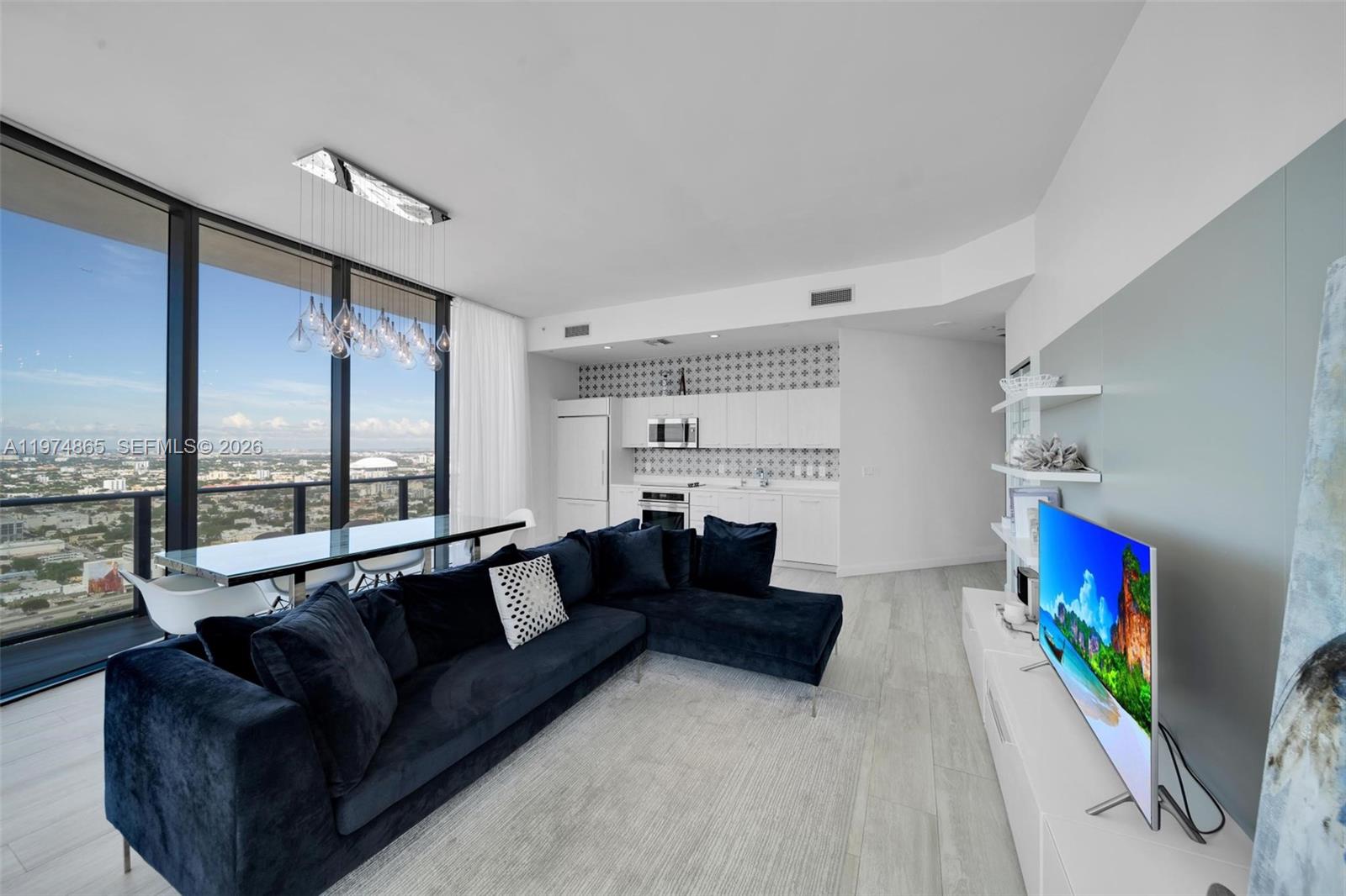 55 SW 9th St #4406, Miami FL 33130