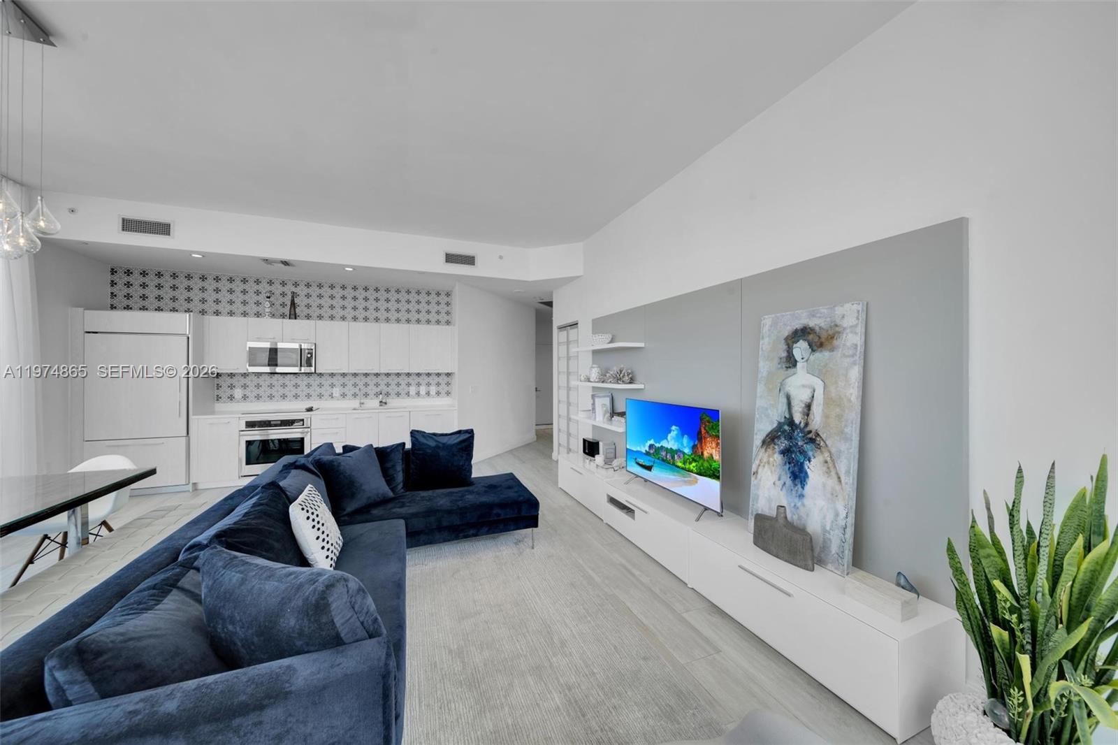 55 SW 9th St #4406, Miami FL 33130
