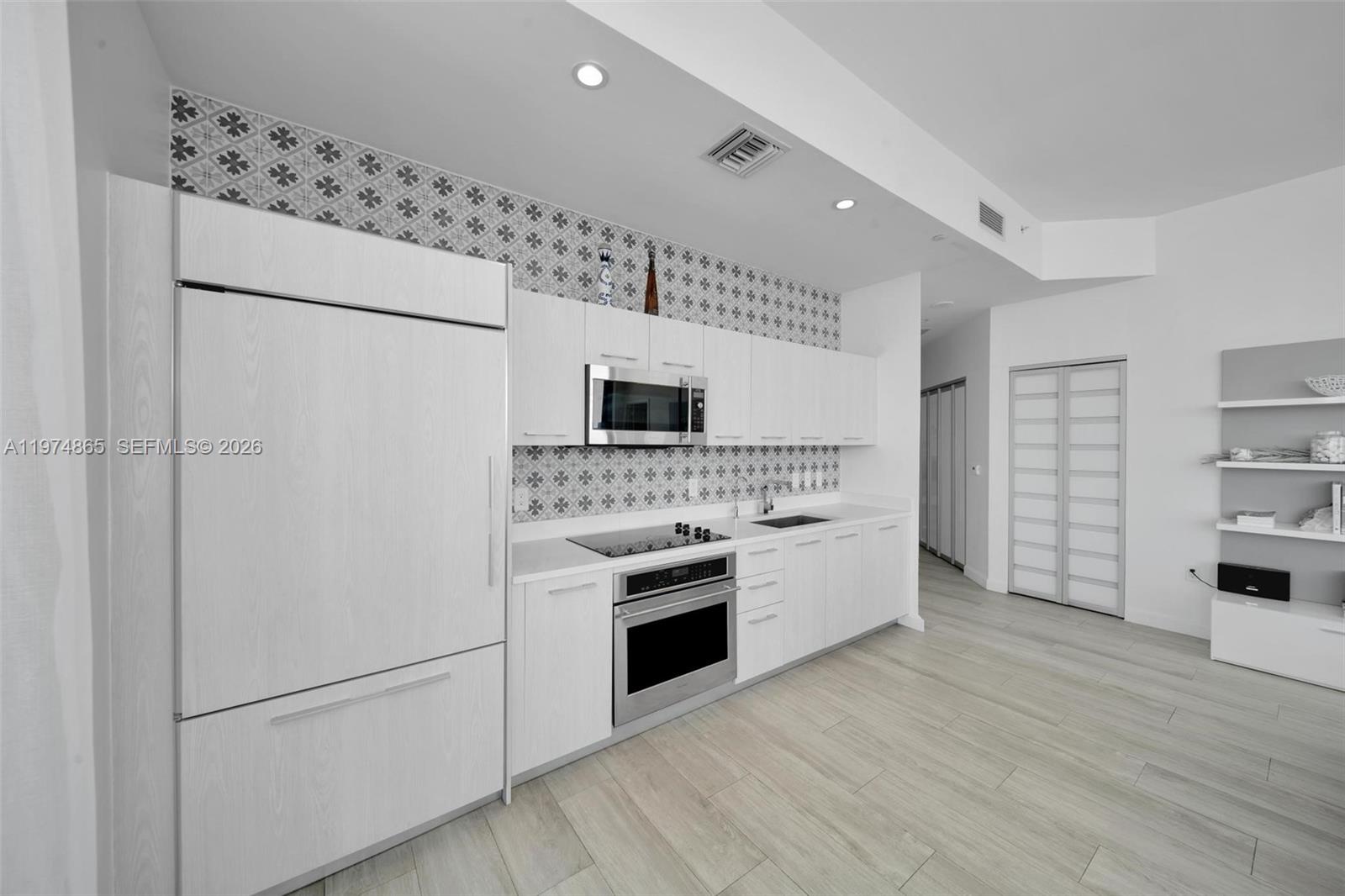 55 SW 9th St #4406, Miami FL 33130